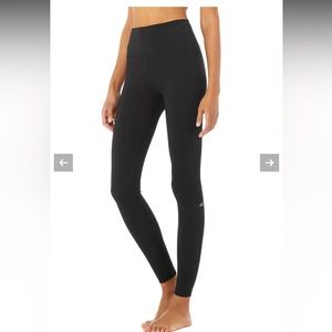 NWT. Alo High-Waist Solid Vapor Legging Black, Medium